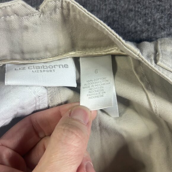 VIntage 90's Liz Claiborne Shorts Womens 6 Khaki High Rise Pleated Preppy - Picture 4 of 11